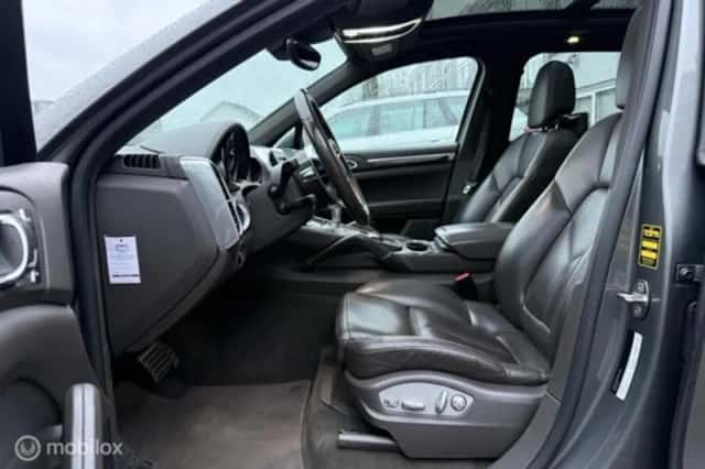 Porsche Cayenne (2015) thumbnail 18
