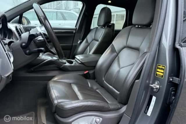 Porsche Cayenne (2015) thumbnail 19