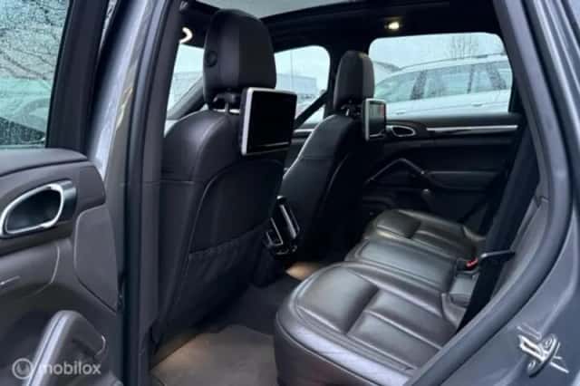 Porsche Cayenne (2015) thumbnail 20