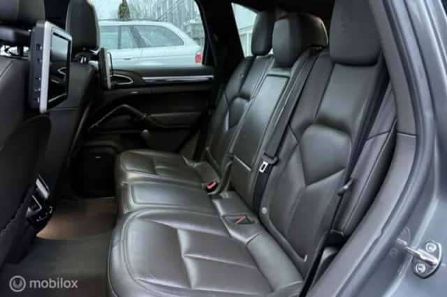 Porsche Cayenne (2015) thumbnail 21