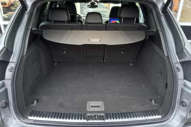 Porsche Cayenne (2015) thumbnail 30