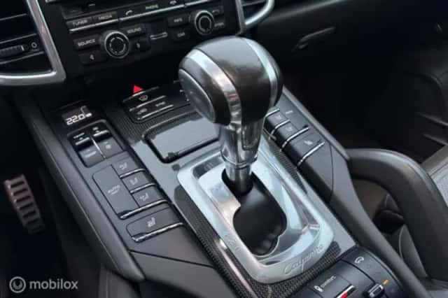 Porsche Cayenne (2015) thumbnail 39