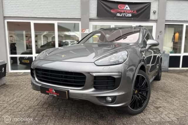 Porsche Cayenne (2015) thumbnail 44