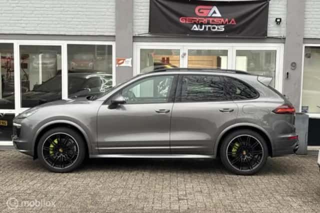 Porsche Cayenne (2015) thumbnail 6