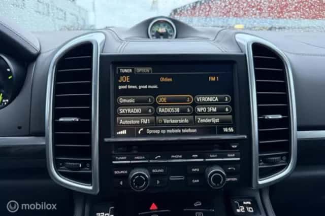 Porsche Cayenne (2015) thumbnail 52
