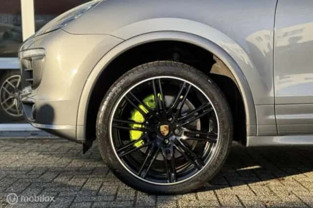 Porsche Cayenne (2015) thumbnail 53