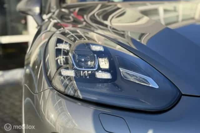 Porsche Cayenne (2015) thumbnail 54