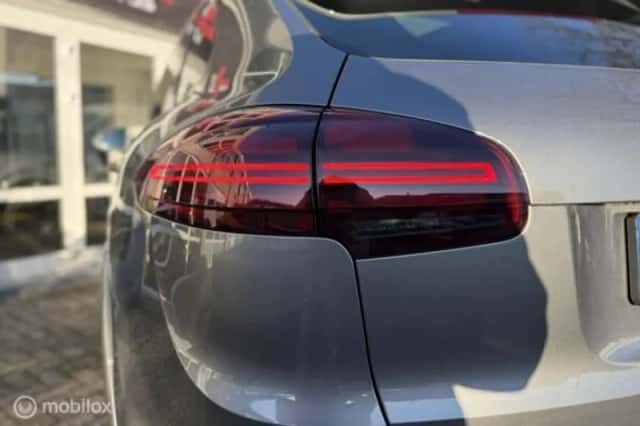 Porsche Cayenne (2015) thumbnail 55