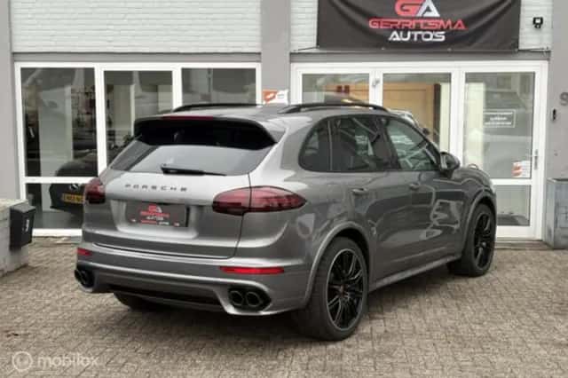 Porsche Cayenne (2015) thumbnail 8