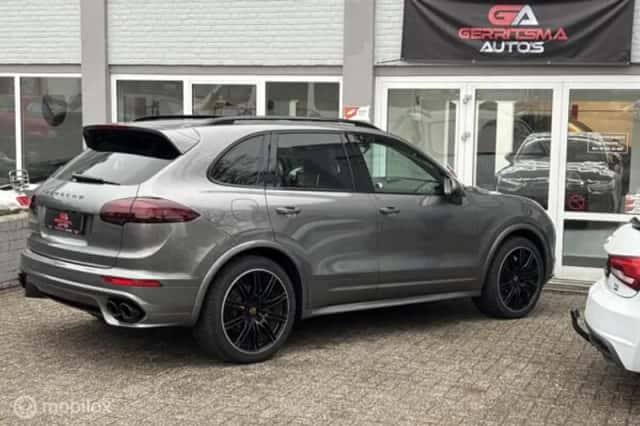 Porsche Cayenne (2015) thumbnail 9