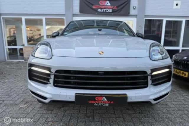 Porsche Cayenne (2023) thumbnail 12