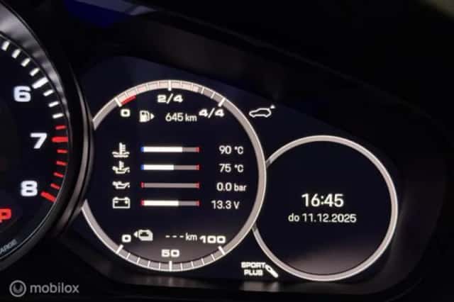 Porsche Cayenne (2023) thumbnail 24
