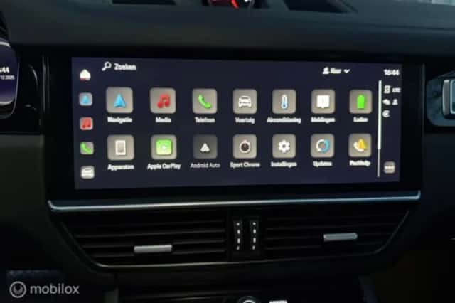 Porsche Cayenne (2023) thumbnail 25