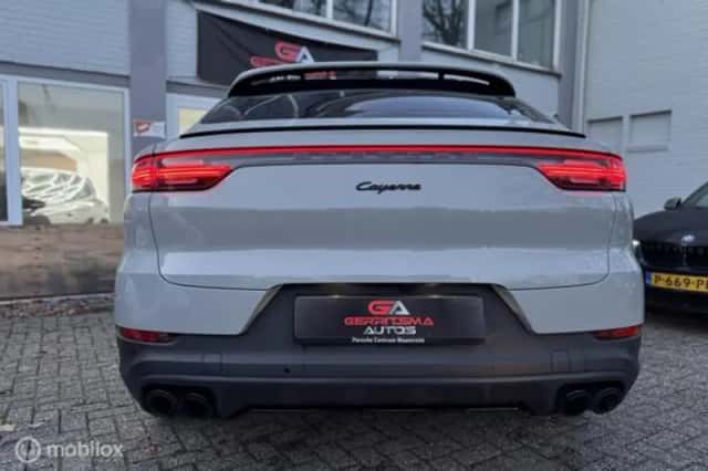 Porsche Cayenne (2023) thumbnail 33