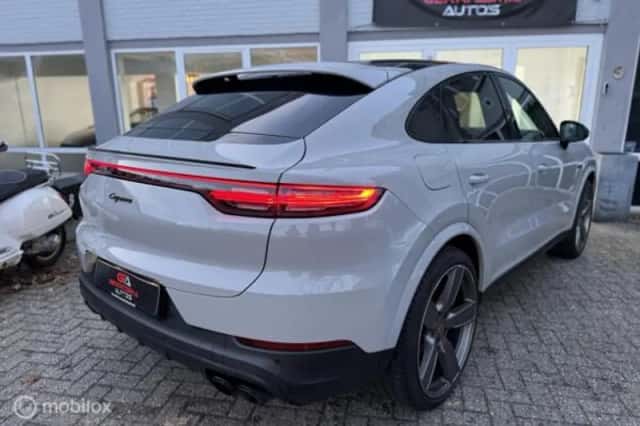 Porsche Cayenne (2023) thumbnail 35