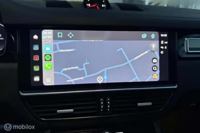 Porsche Cayenne (2023) thumbnail 38