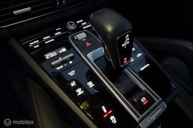 Porsche Cayenne (2023) thumbnail 39