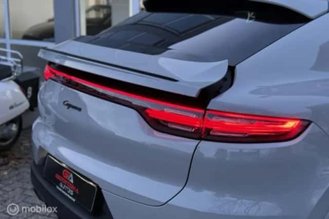 Porsche Cayenne (2023) thumbnail 9