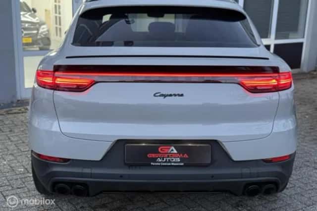 Porsche Cayenne (2023) thumbnail 10
