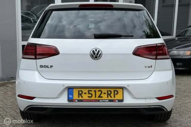 Volkswagen Golf (2022) thumbnail 11