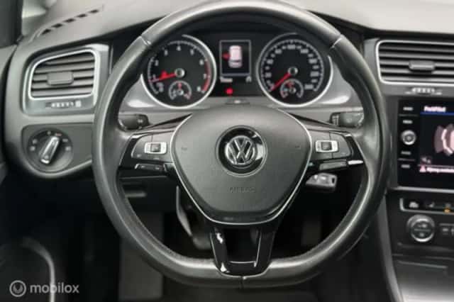 Volkswagen Golf (2022) thumbnail 19
