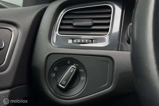 Volkswagen Golf (2022) thumbnail 24