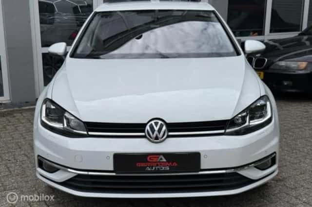 Volkswagen Golf (2022) thumbnail 28
