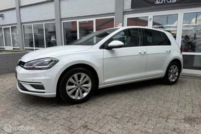 Volkswagen Golf (2022) thumbnail 6