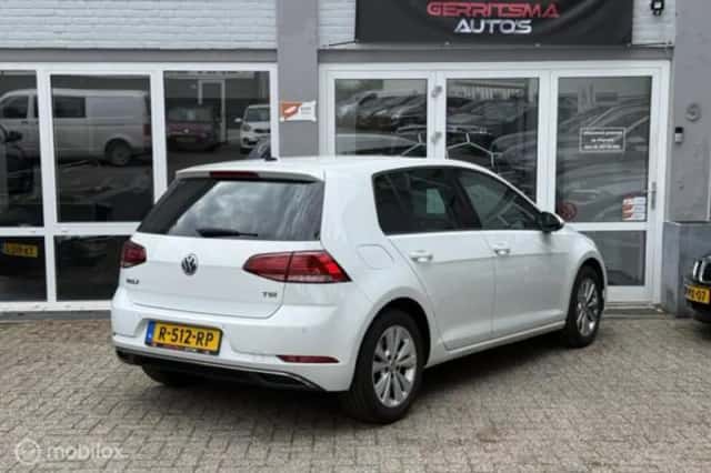 Volkswagen Golf (2022) thumbnail 8