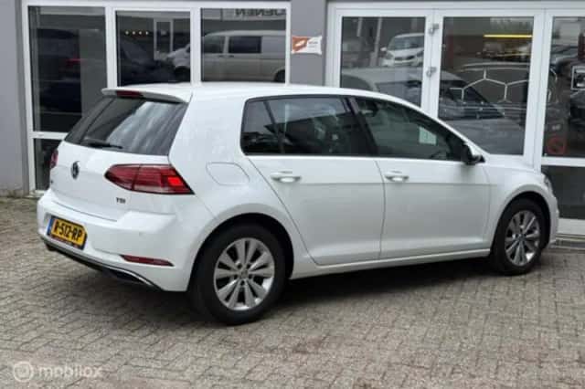 Volkswagen Golf (2022) thumbnail 9