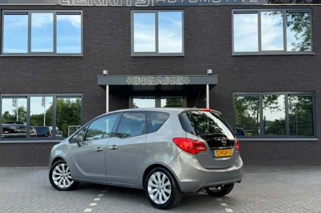Opel Meriva (2011) thumbnail 3