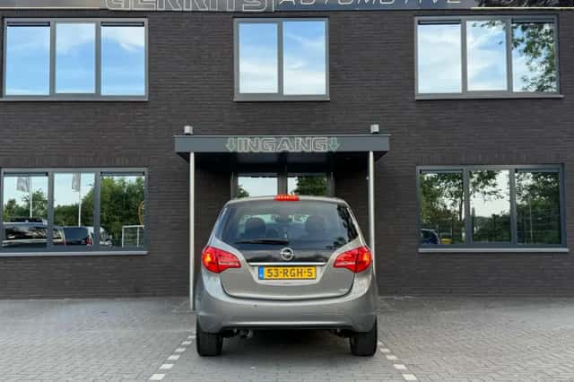 Opel Meriva (2011) thumbnail 4