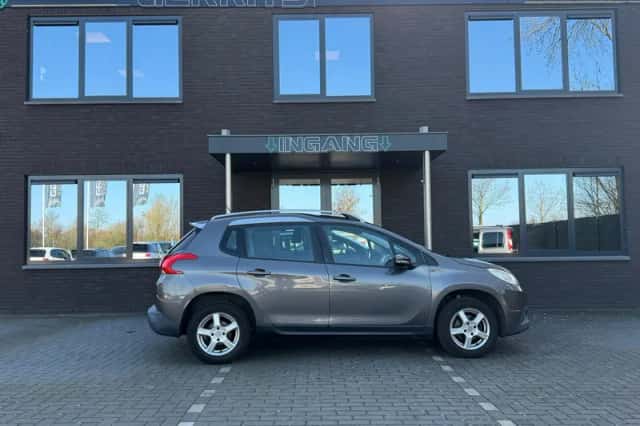 Peugeot 2008 (2015) thumbnail 6