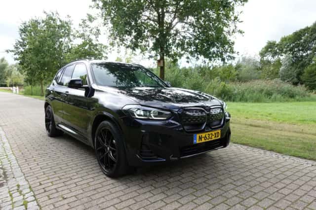 BMW iX3 (2021) thumbnail 3