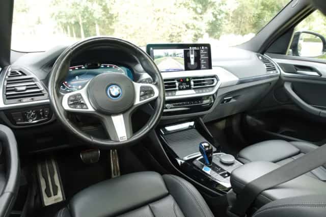 BMW iX3 (2021) thumbnail 4