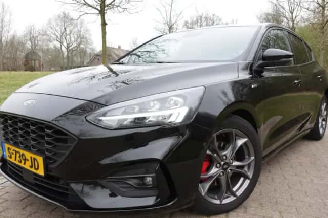 Ford Focus (2021) thumbnail 1