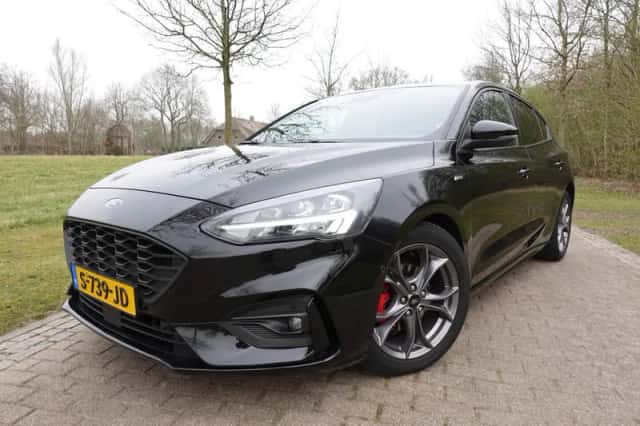 Ford Focus (2021) thumbnail 1