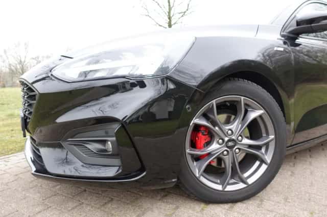 Ford Focus (2021) thumbnail 2