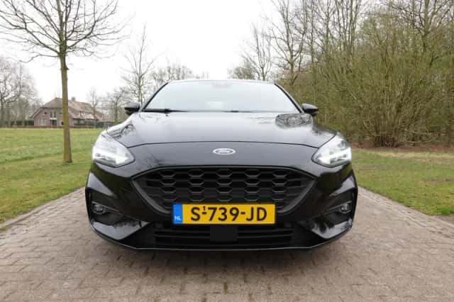 Ford Focus (2021) thumbnail 4