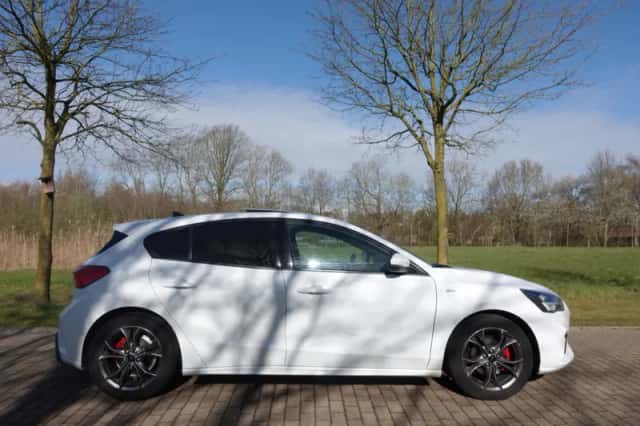 Ford Focus (2021) thumbnail 5