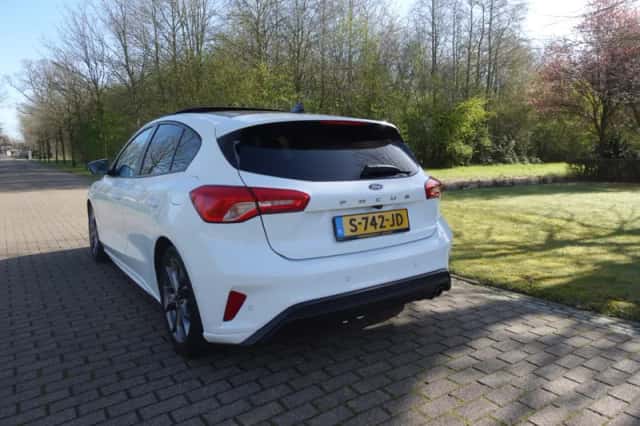 Ford Focus (2021) thumbnail 6