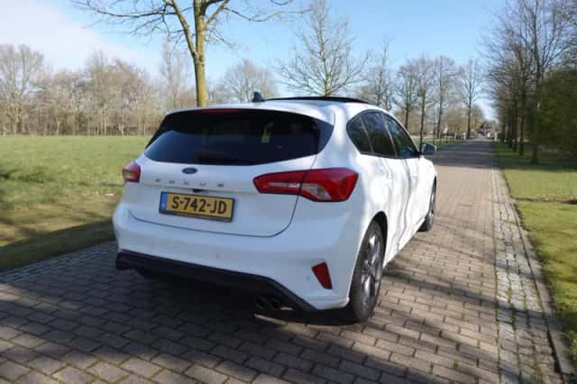 Ford Focus (2021) thumbnail 6