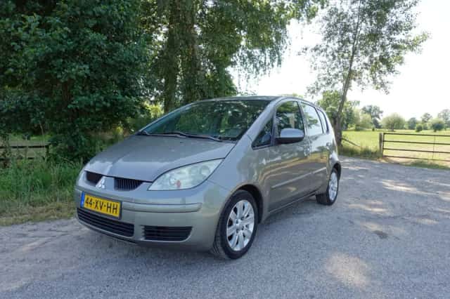 Mitsubishi Colt (2007) thumbnail 2