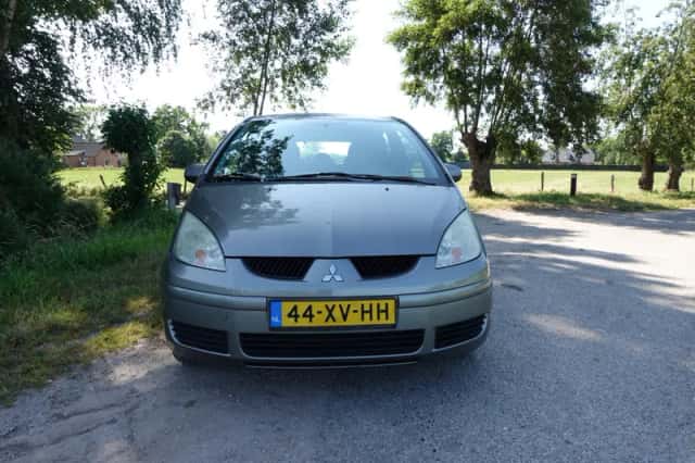 Mitsubishi Colt (2007) thumbnail 3