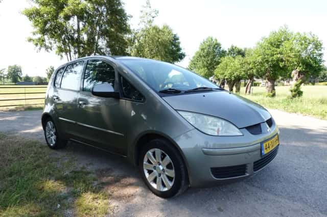Mitsubishi Colt (2007) thumbnail 4