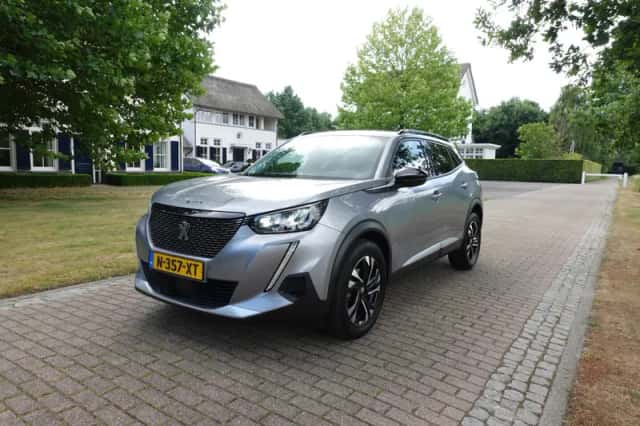 Peugeot 2008 (2022) thumbnail 2