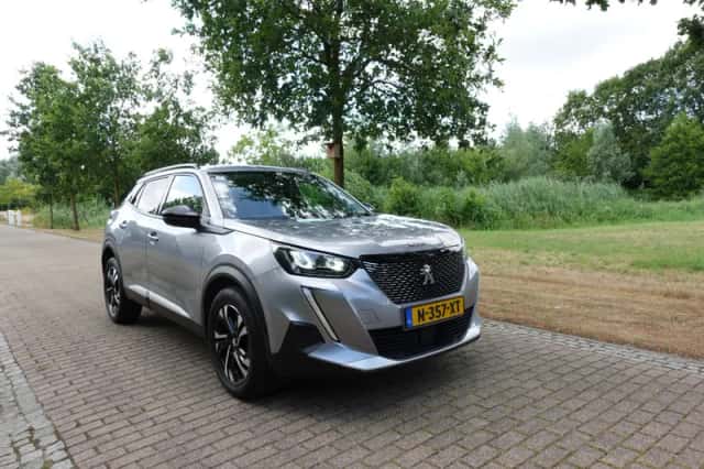 Peugeot 2008 (2022) thumbnail 4