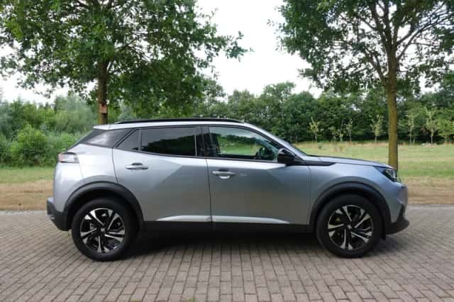 Peugeot 2008 (2022) thumbnail 5