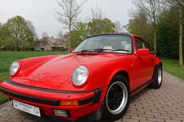 Porsche 911 (0) thumbnail 1