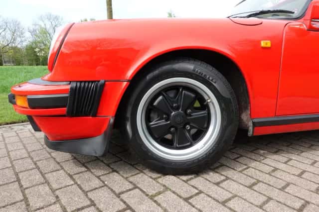 Porsche 911 (0) thumbnail 3